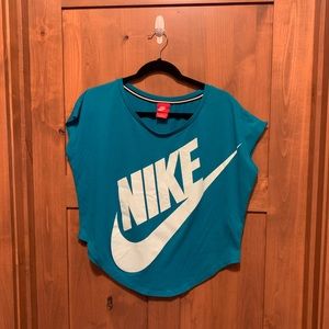 GUC Nike workout shirt size M🏃🏽‍♀️🏃🏼‍♀️